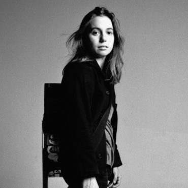 julien-baker-announces-new-b-sides-ep,-shares-new-song:-listen