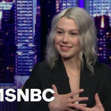 watch-phoebe-bridgers-discuss-women’s-rights-and-abortion-on-msnbc