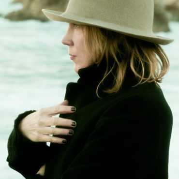 beth-orton-shares-video-for-new-song-“forever-young”