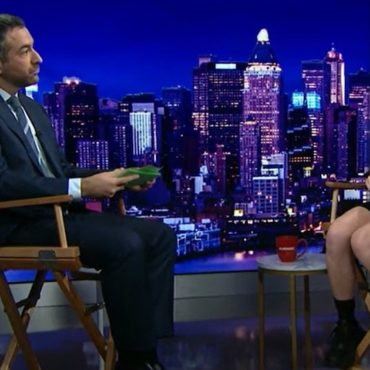 watch-phoebe-bridgers-discuss-abortion-rights-with-ari-melber