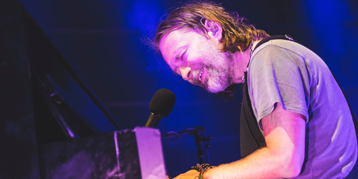 thom-yorke-shares-new-version-of-radiohead’s-“bloom”-for-greenpeace