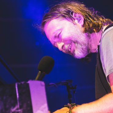 thom-yorke-shares-new-version-of-radiohead’s-“bloom”-for-greenpeace