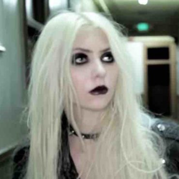 taylor-momsen-photo-after-sad-illness-leaks