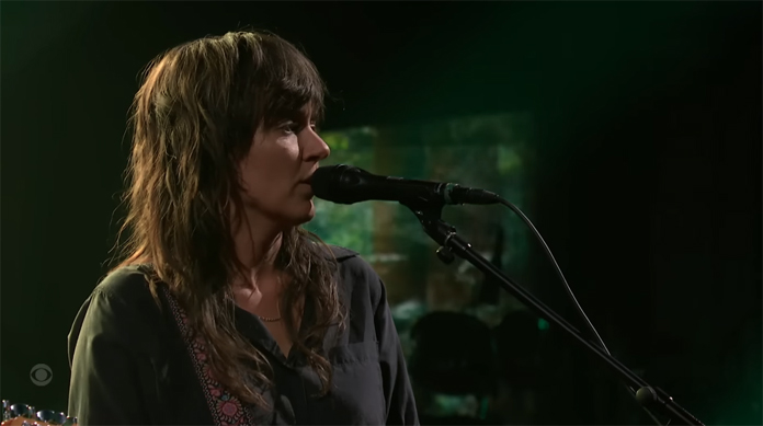 courtney-barnett-performs-“before-you-gotta-go”-on-“stephen-colbert”