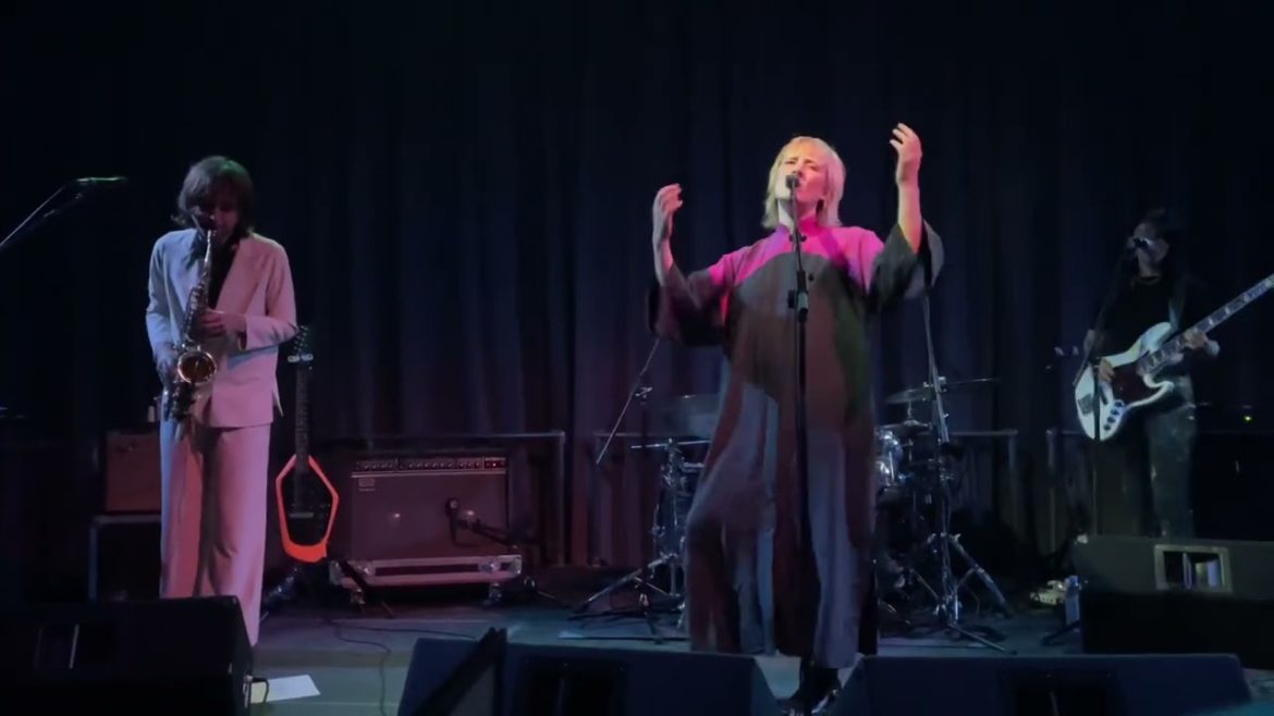 watch-cate-le-bon-cover-john-cale-at-the-andy-warhol-museum