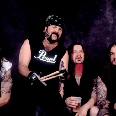 pantera-member-posts-first-photo-after-reunion