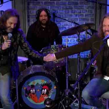 soundgarden-member-joins-the-black-crowes-in-video