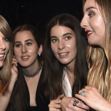 watch-taylor-swift-and-haim-do-a-mashup-of-“love-story”-and-“gasoline”-in-london