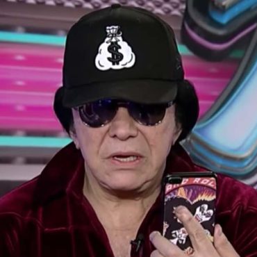 gene-simmons-reveals-sad-kiss-paycheck