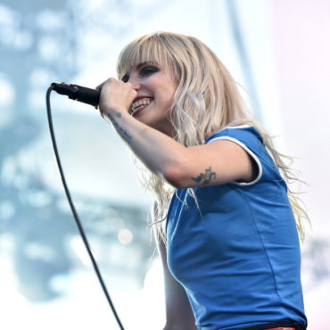 hayley-williams-discusses-bloc-party-influence-on-new-paramore-album