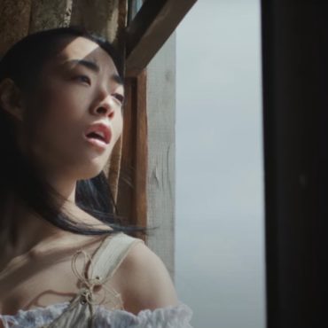 watch-rina-sawayama’s-new-“hold-the-girl”-video