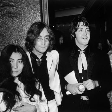 john-lennon’s-angry-1971-letter-to-paul-mccartney-up-for-auction