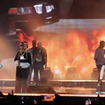 watch-drake-perform-with-nicki-minaj-&-lil-wayne-at-young-money-reunion-show