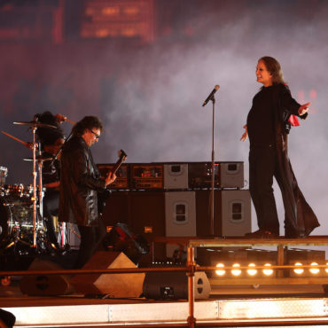 watch-black-sabbath’s-ozzy-osbourne-and-tony-iommi-reunite-at-birmingham’s-commonwealth-games