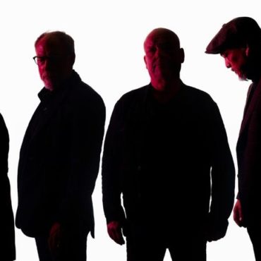 pixies-share-video-for-new-single-“vault-of-heaven,”-announce-us.-tour-dates