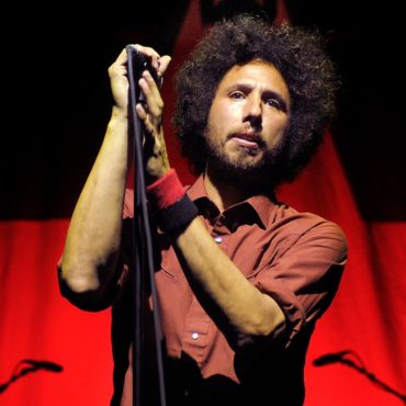 rage-against-the-machine-cancel-european-tour,-per-“medical-guidance”-for-zack-de-la-rocha