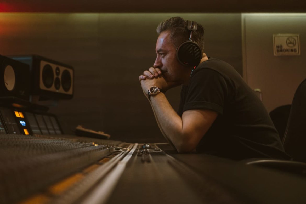 manny-maroquin-answers-the-most-commonly-asked-questions-about-mixing-in-headphones