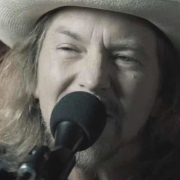 eddie-vedder-‘incoherent’-pearl-jam-video-revealed