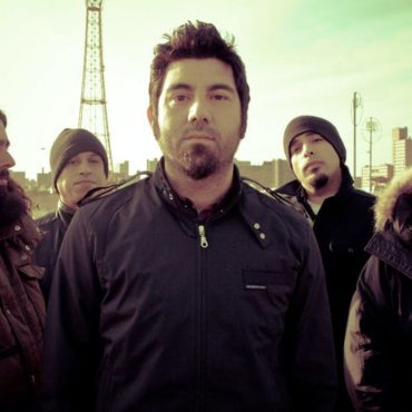 deftones-member-‘flat-earther’-photo-stuns-fans