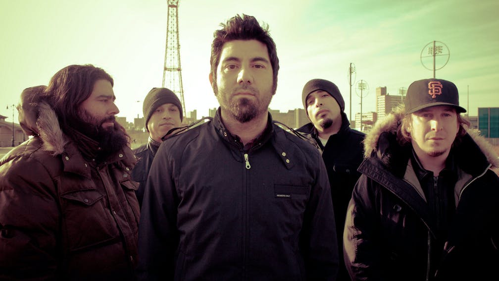 deftones-member-‘flat-earther’-photo-stuns-fans