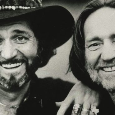 willie-nelson-announces-new-book-about-longtime-drummer-paul-english