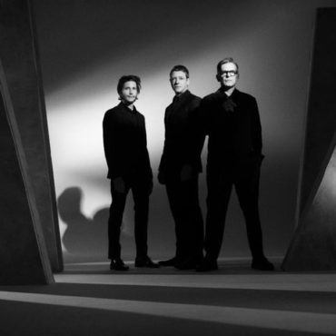 interpol-re-release-ep-from-2003,-share-restored-“turn-on-the-bright-lights”-documentary