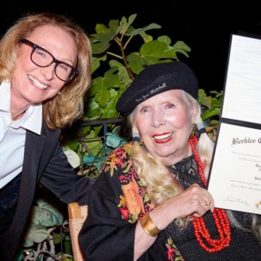 joni-mitchell-presented-with-honorary-doctorate-from-berklee-college-of-music