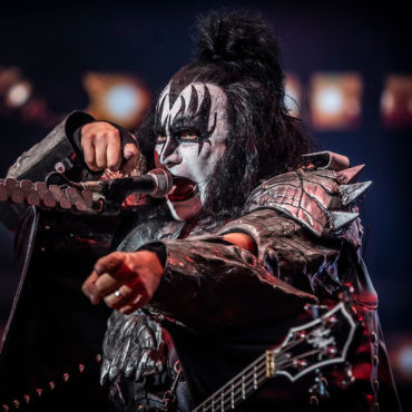 happy-birthday-gene-simmons-(kiss)