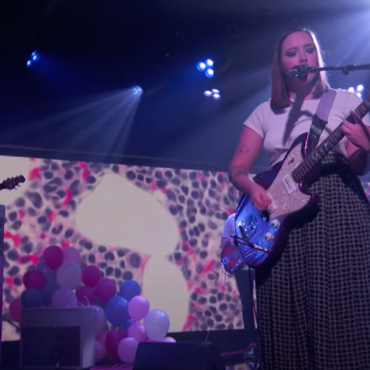 watch-soccer-mommy-perform-“feel-it-all-the-time”-on-kimmel