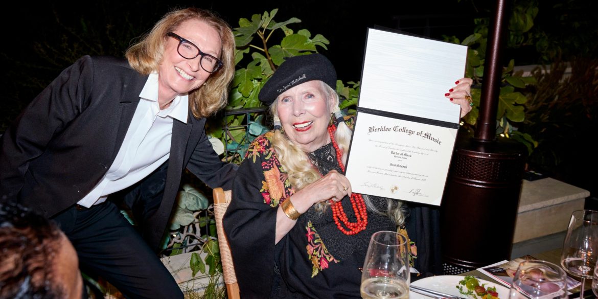 joni-mitchell-receives-honorary-doctorate-from-berklee-college-of-music