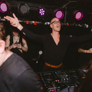 hellogoodbye’s-forrest-kline-at-emo-nite-at-chicago’s-subterranean