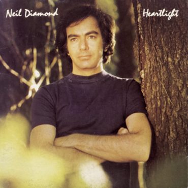 neil-diamond-released-“heartlight”-40-years-ago-today