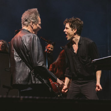 watch-lindsey-buckingham-join-the-killers-for-three-songs-in-la