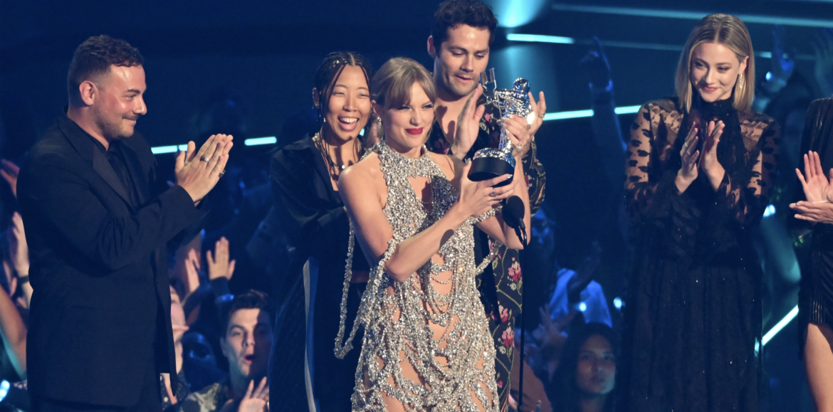 taylor-swift-announces-new-album-midnights,-breaks-record-for-most-video-of-the-year-wins-at-2022-vmas