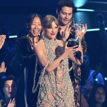 taylor-swift-announces-new-album-midnights,-breaks-record-for-most-video-of-the-year-wins-at-2022-vmas