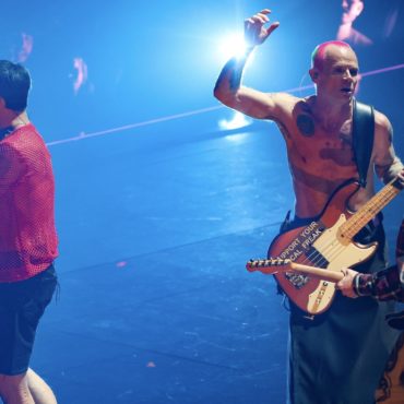 watch-red-hot-chili-peppers-perform-“black-summer”-and-“can’t-stop”-at-vmas-2022