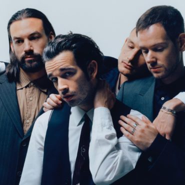 watch-the-1975’s-video-for-new-song-“i’m-in-love-with-you”