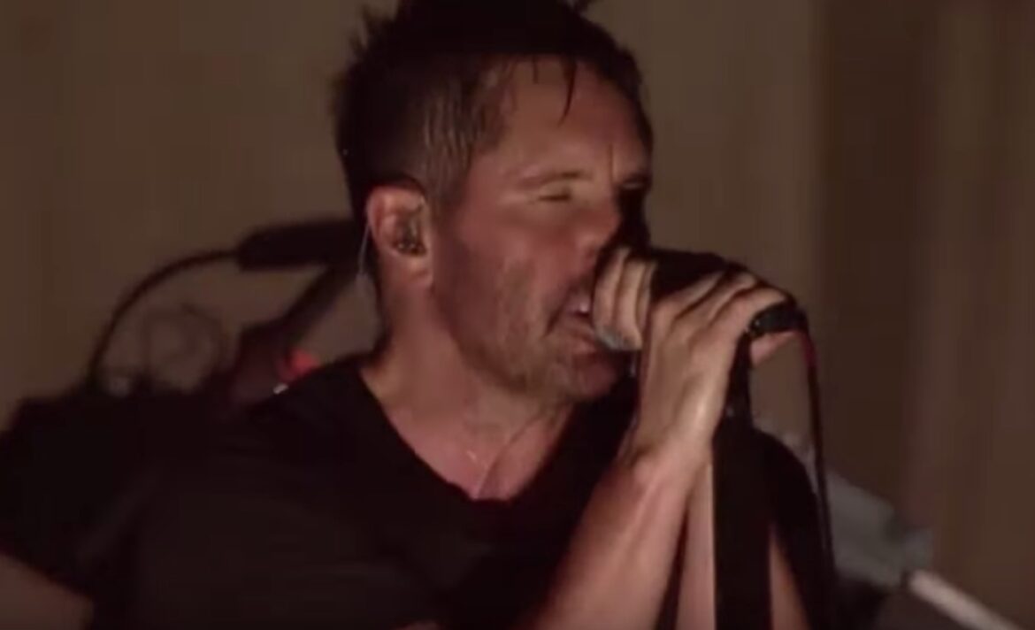 trent-reznor-breaks-down-crying-for-taylor-hawkins