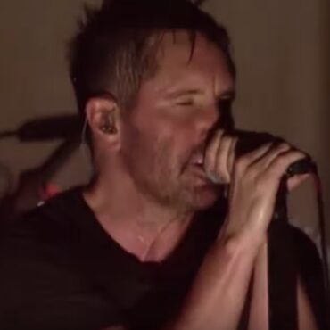 trent-reznor-breaks-down-crying-for-taylor-hawkins