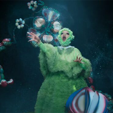 bjork-shares-weird-and-wonderful-video-for-new-song-“atopos”