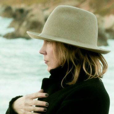 beth-orton-shares-new-song-“fractals”-with-alabaster-deplume-and-tom-skinner