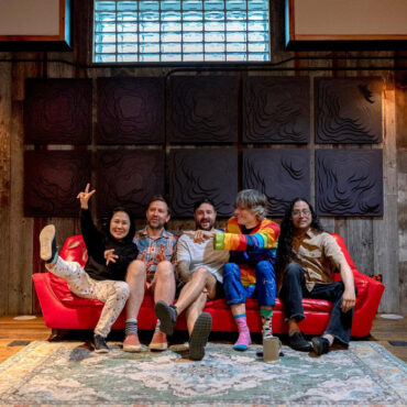 deerhoof-share-new-single-“my-lovely-cat”