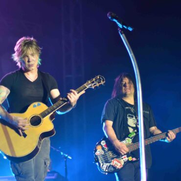 goo-goo-dolls-singer-forgets-lyrics-to-hit-song