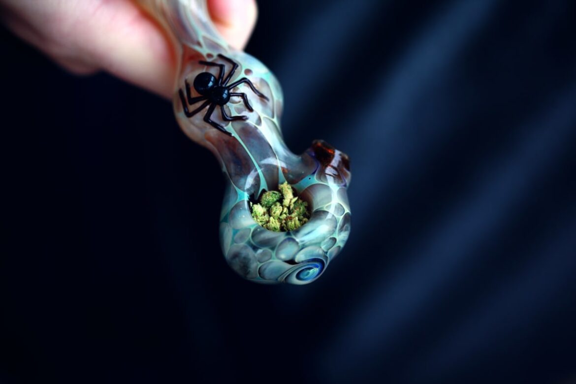 how-to-pack-a-bowl:-everything-you-need-to-know-about-loading-a-bowl-of-weed