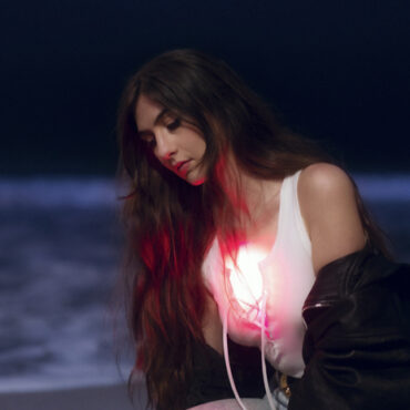 weyes-blood-announces-new-album-and-tour,-shares-new-song-“it’s-not-just-me,-it’s-everybody”