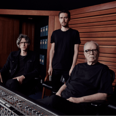 john-carpenter-announces-“halloween-ends”-soundtrack,-features-new-boy-harsher-song