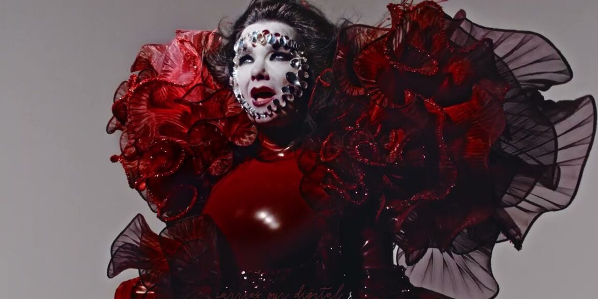 watch-bjork’s-majestic-video-for-new-song-“ovule”