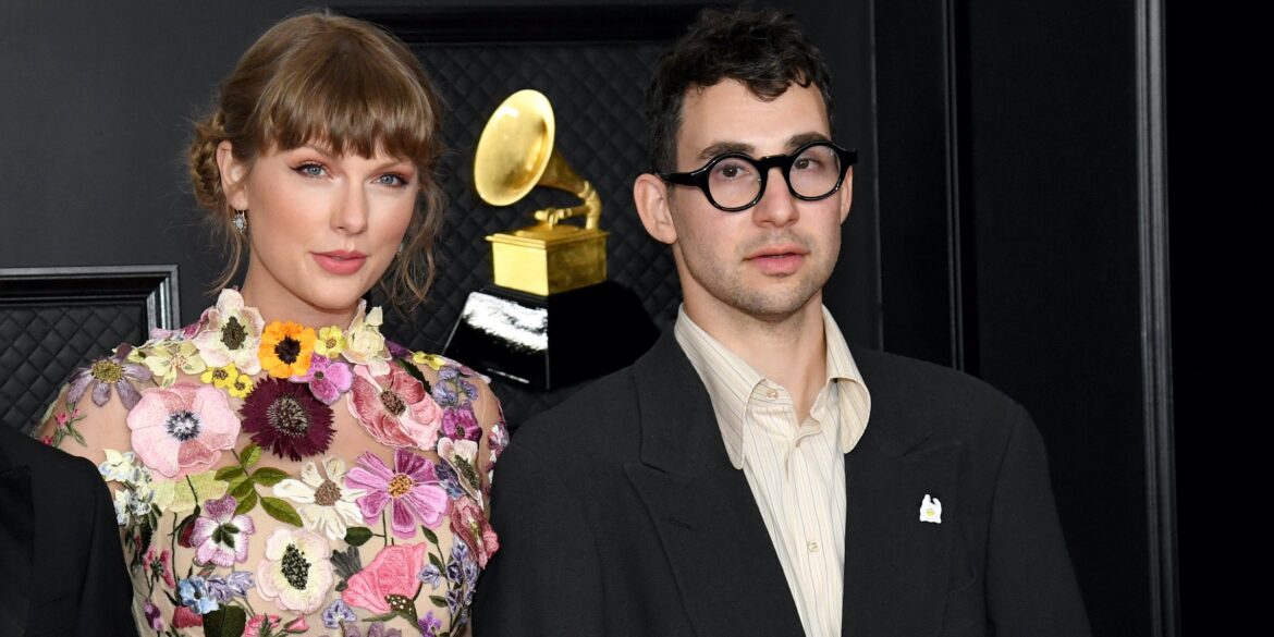 taylor-swift-confirms-jack-antonoff-worked-on-new-album-midnights-in-new-behind-the-scenes-video