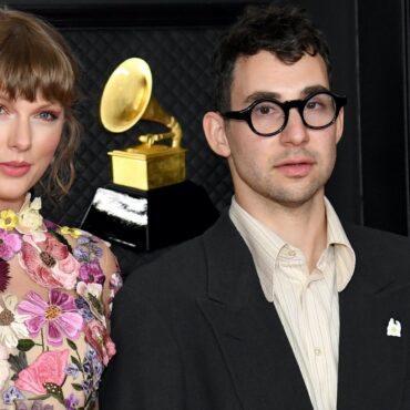 taylor-swift-confirms-jack-antonoff-worked-on-new-album-midnights-in-new-behind-the-scenes-video