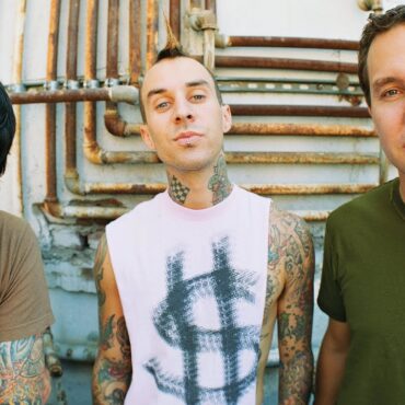 tom-delonge-blink-182-reunion-leaks-in-text-messages?